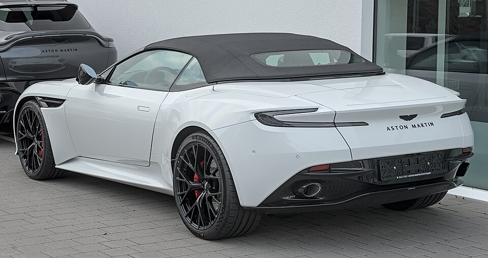 Aston Martin Db12 Volante