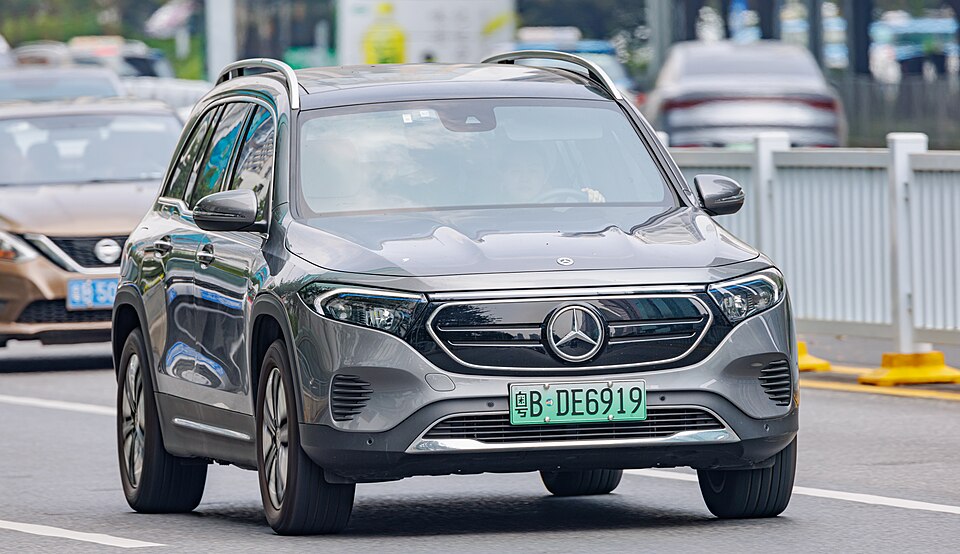 Mercedes EQB 250